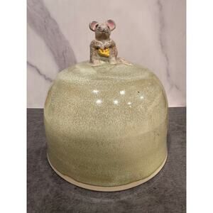 Cheese mouse dome - ceramic pottery - not signed - no bottom